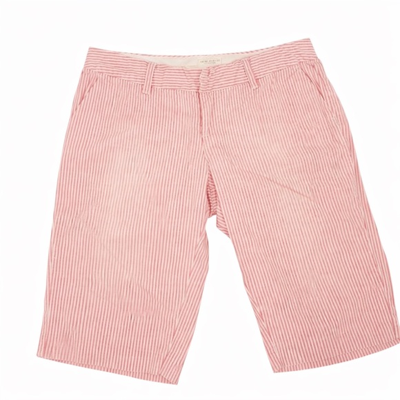 American Eagle Outfitters Pants - 🌸 Poshmark Title:
American Eagle Pink & White Cotton Shorts Size 4 ✨